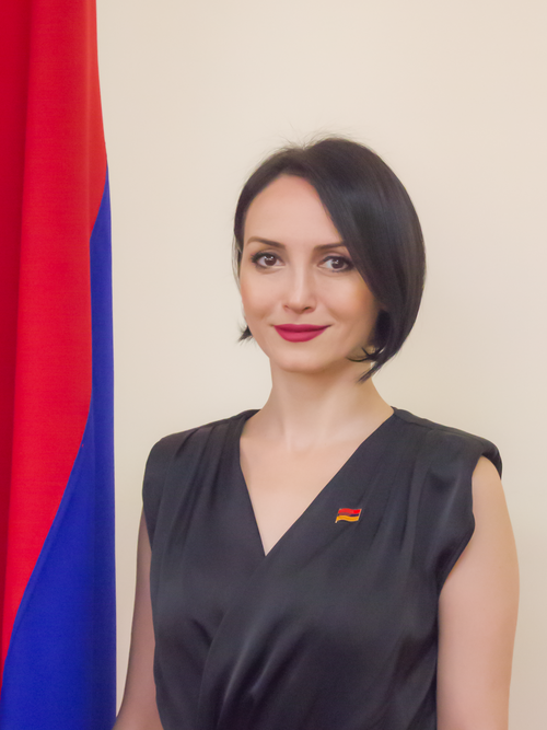 Լուսինե Բադալյան